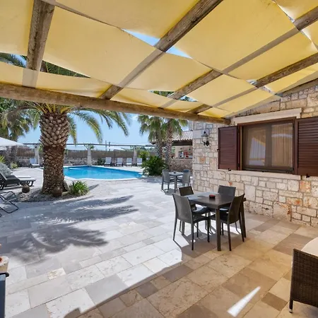 Trulli D'autore 4*