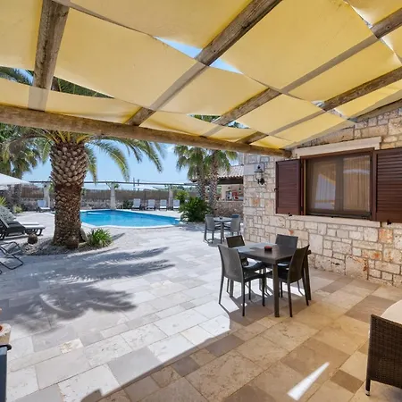 Trulli D'autore 3*