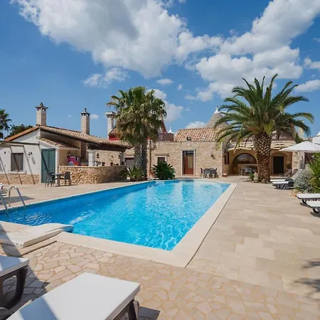 Trulli D'autore 4* 马丁纳弗兰卡
