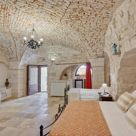 Trulli D'autore Bed & Breakfast 3*