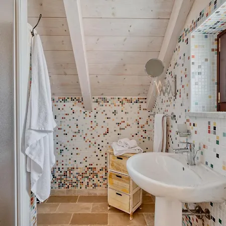 Trulli D'autore Bed & Breakfast 4*