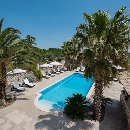 Trulli D'autore Nocleg ze śniadaniem 4*