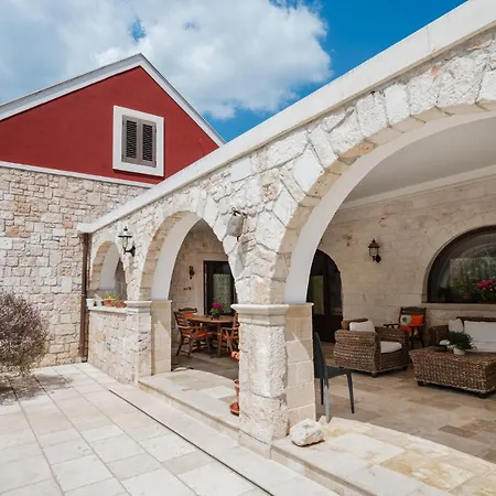 Trulli D'autore 4*