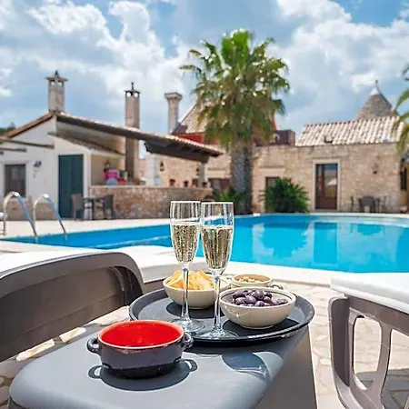 Trulli D'autore 4* Martina Franca
