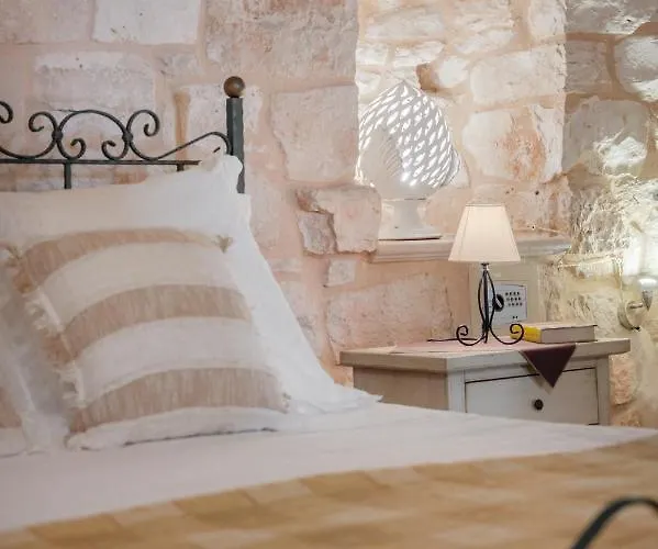 Trulli D'autore לינה וארוחת בוקר