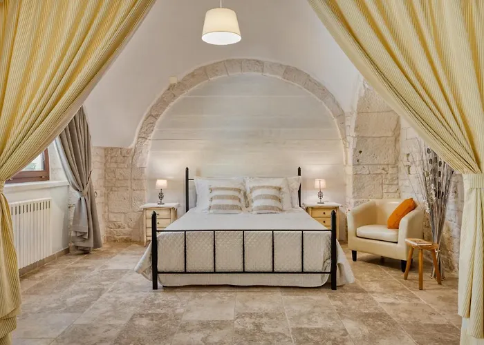 Trulli D'autore 4* מרטינה פרנקה