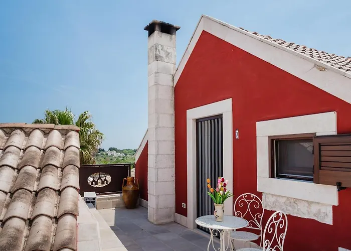 Trulli D'autore לינה וארוחת בוקר