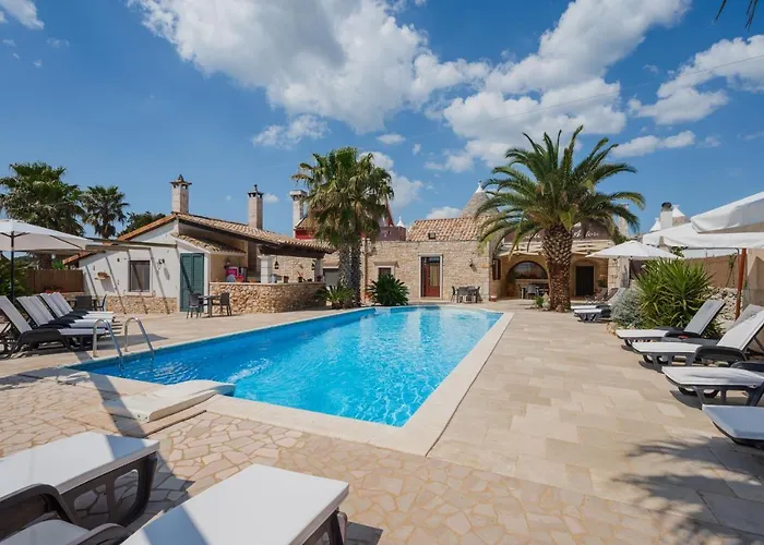 Trulli D'autore 4* מרטינה פרנקה