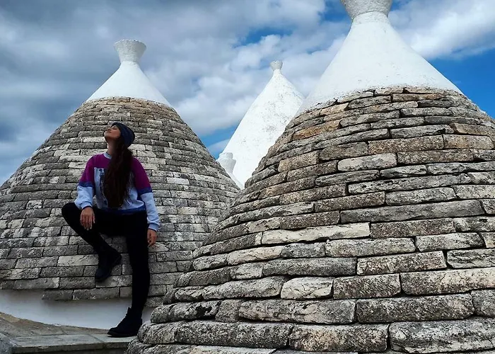 Trulli D'autore לינה וארוחת בוקר